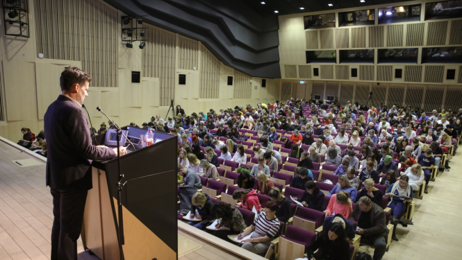 Pasaules diktāts VIII