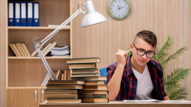 Eksamenu sesija turpinās