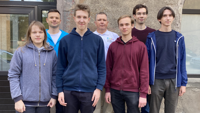 Publicitātes foto: 32. Starptautiskās informātikas olimpiādes Latvijas komanda