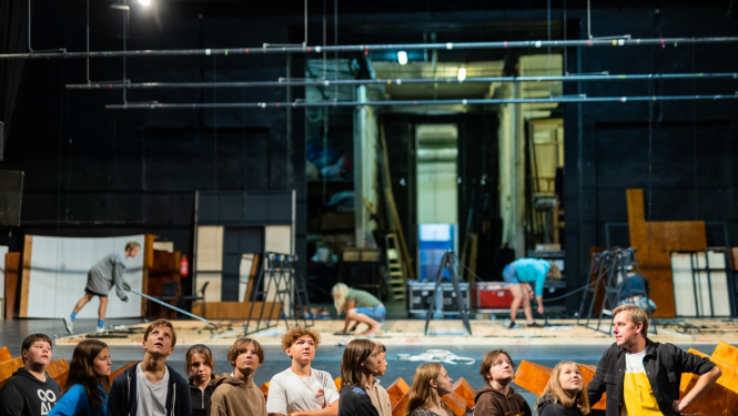 Foto: Skolēnu ekskursija Latvijas Nacionālajā teātrī (autors: Reinis Oliņš).