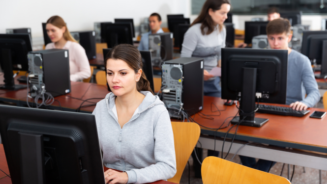 Datorklase - ilustratīvs attēls.