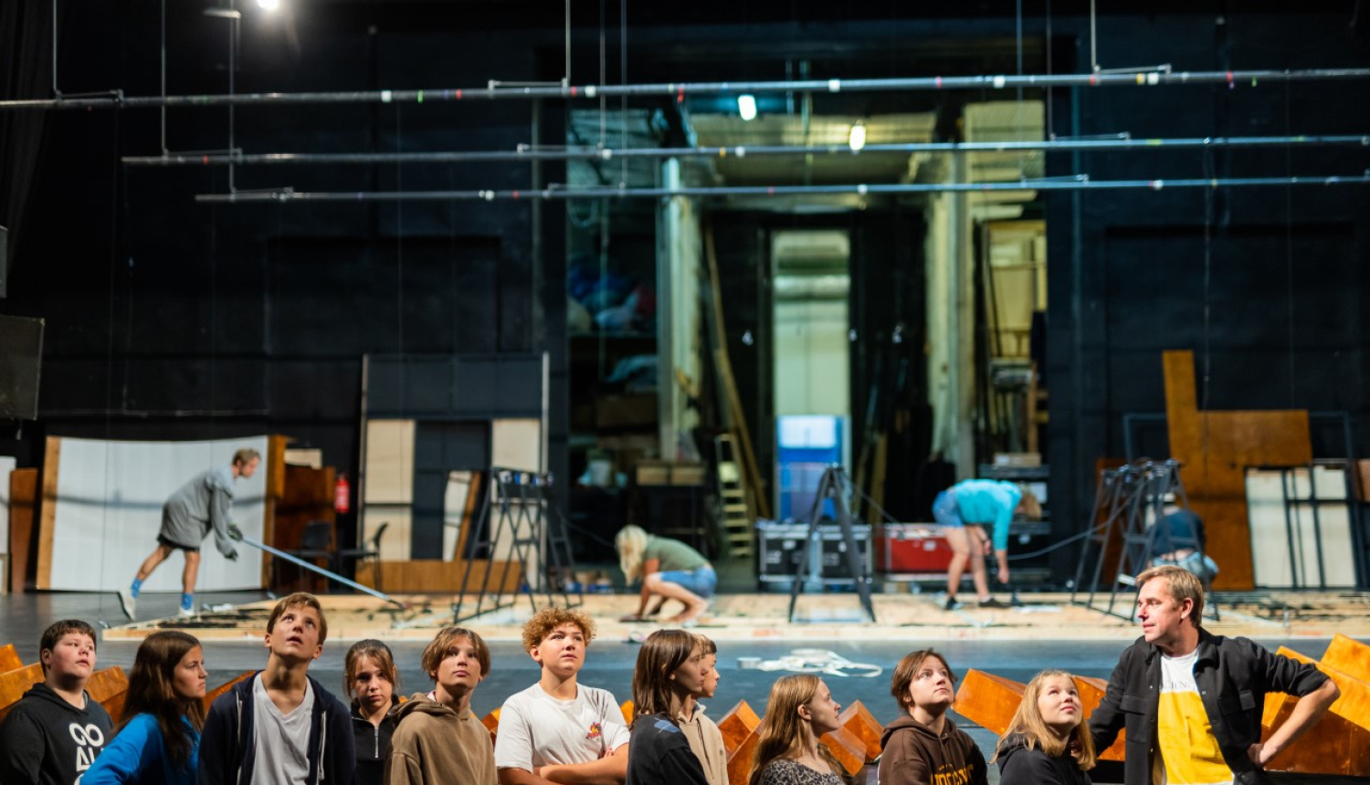 Foto: Skolēnu ekskursija Latvijas Nacionālajā teātrī (autors: Reinis Oliņš).